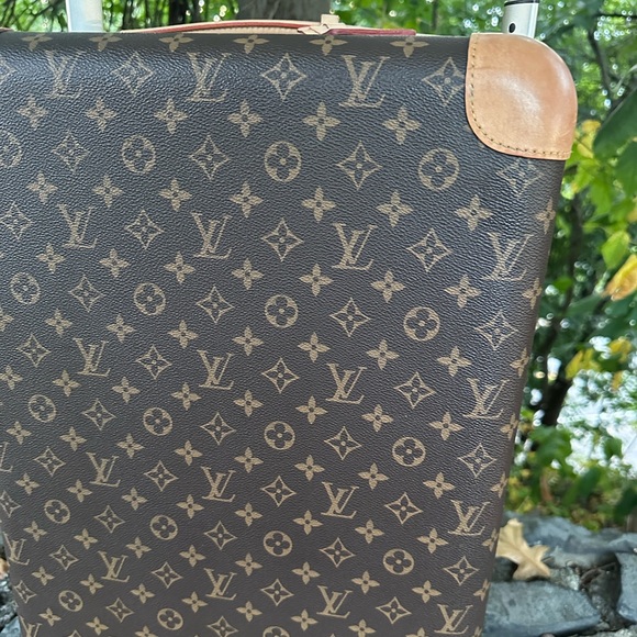 Louis Vuitton M41416 Bandoulière 50 & Louis Vuitton M23203
Horizon 55 combo - Picture 14 of 17